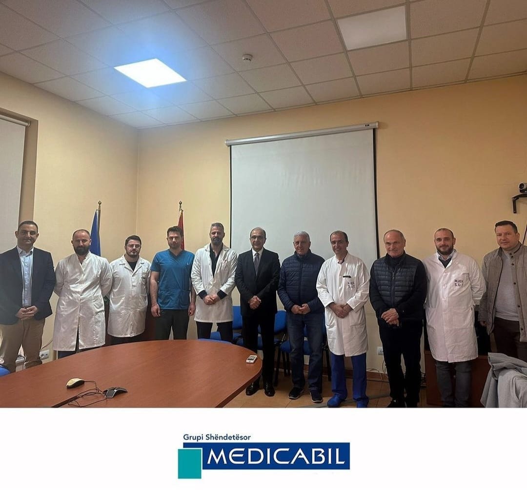 Takimi Me Mjekët Tek Kryeqyteti i Shipërisë Në Tiranë