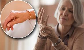 هل أساور النحاس لها فوائد حقيقية؟